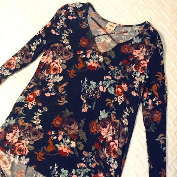 Daytrip SOFT Floral Top from Buckle - Picture 1 of 4